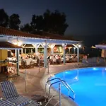 Happy Camp Mobile Homes In Golden Sunset אתר קמפינג Alissos