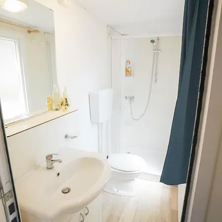 Kamp alanı Happy Camp Mobile Homes In Golden Sunset