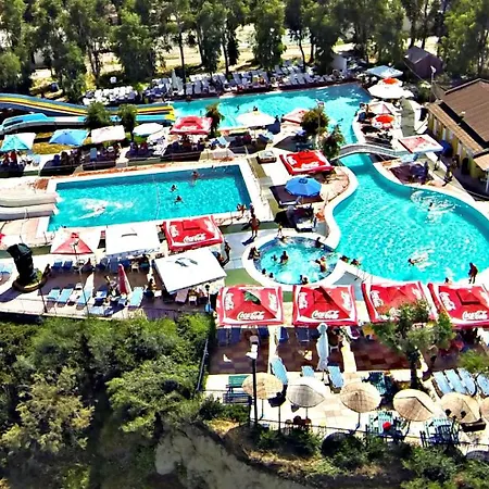 Campeggio Happy Camp Mobile Homes In Golden Sunset *