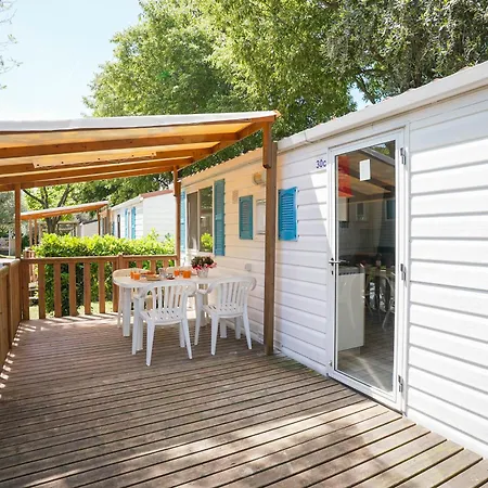 אתר קמפינג Happy Camp Mobile Homes In Golden Sunset Alissos