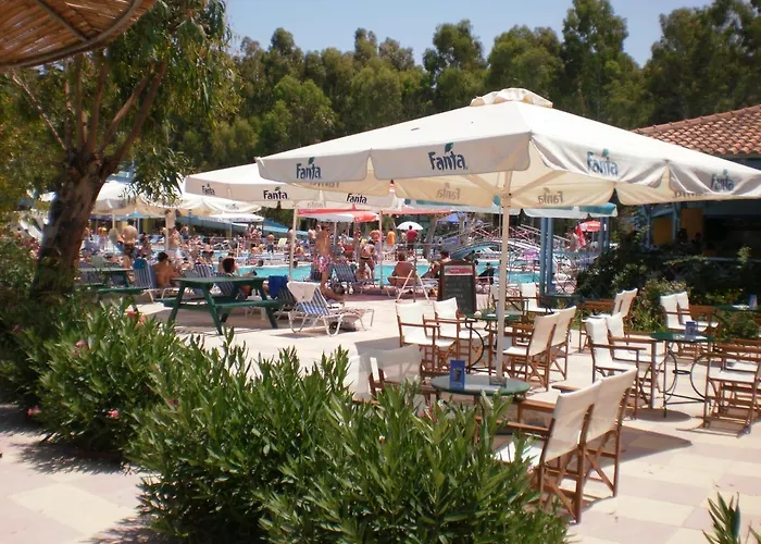 캠프장 Happy Camp Mobile Homes In Golden Sunset