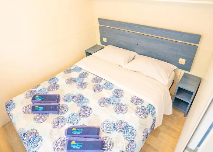 Happy Camp Mobile Homes In Golden Sunset 캠프장 *